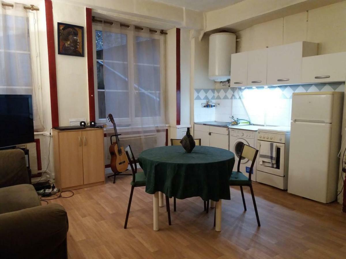Logement Quai De Pierre-Scize Lägenhet Lyon Exteriör bild